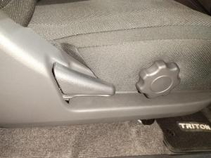 Mitsubishi Triton 2.4DI-D double cab GL - Image 11