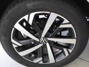 Volkswagen Polo hatch 1.0TSI Life auto - Image 25