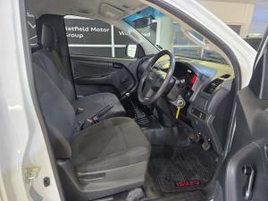 Isuzu D-Max Gen 6 250 single cab Fleetside safety - Image 10