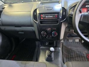 Isuzu D-Max Gen 6 250 single cab Fleetside safety - Image 11