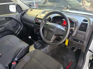 Isuzu D-Max Gen 6 250 single cab Fleetside safety - Image 12