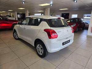 Suzuki Swift 1.2 GL auto - Image 9