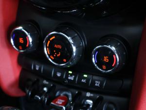 MINI Hatch Cooper S Hatch 5-door auto - Image 18