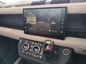 Land Rover Defender 90 D300 X-Dynamic HSE - Image 12