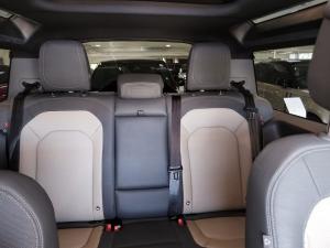 Land Rover Defender 90 D300 X-Dynamic HSE - Image 15