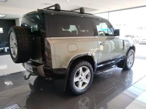 Land Rover Defender 90 D300 X-Dynamic HSE - Image 5