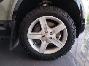Land Rover Defender 90 D300 X-Dynamic HSE - Image 6