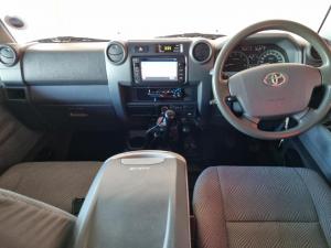 Toyota Land Cruiser 79 4.5D-4D V8 double cab LX - Image 10