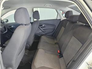 Volkswagen Polo sedan 1.6 Comfortline auto - Image 16