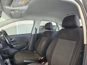 Volkswagen Polo sedan 1.6 Comfortline auto - Image 7