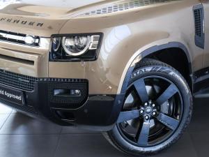 Land Rover Defender 110 D300 X-Dynamic HSE - Image 2
