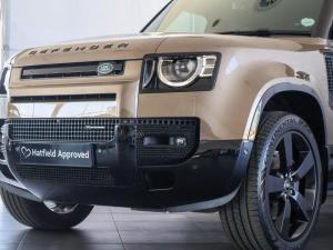 Land Rover Defender 110 D300 X-Dynamic HSE - Image 8