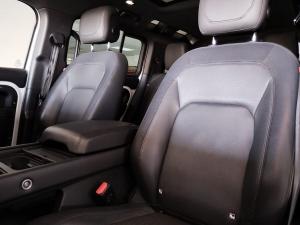 Land Rover Defender 110 D300 X-Dynamic HSE - Image 12