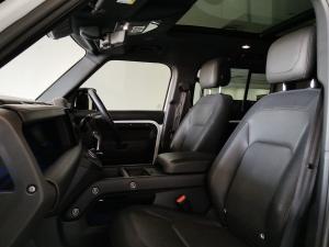 Land Rover Defender 110 D300 X-Dynamic HSE - Image 13