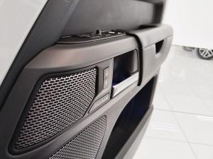 Land Rover Defender 110 D300 X-Dynamic HSE - Image 18