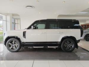 Land Rover Defender 110 D300 X-Dynamic HSE - Image 4
