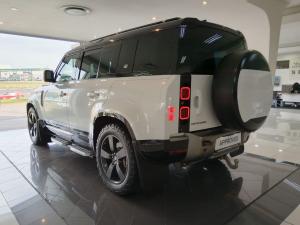 Land Rover Defender 110 D300 X-Dynamic HSE - Image 5