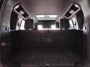Land Rover Defender 110 D300 X-Dynamic HSE - Image 8