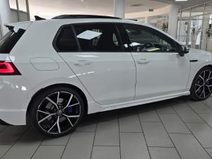 Volkswagen Golf R - Image 22