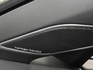 Volkswagen Golf R - Image 25