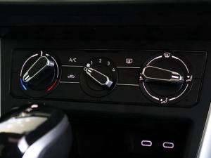 Volkswagen Polo hatch 1.0TSI Life auto - Image 24