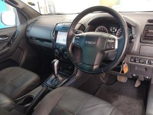 Isuzu D-Max 300 3.0TD Extended cab LX auto - Image 6