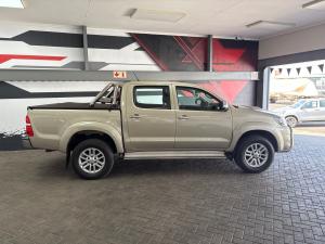 Toyota Hilux 3.0D-4D double cab 4x4 Raider Dakar edition auto - Image 3
