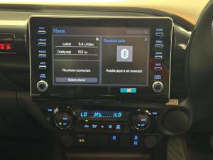 Toyota Hilux 2.8GD-6 48V double cab Raider - Image 13