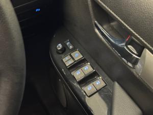 Toyota Hilux 2.8GD-6 48V double cab Raider - Image 18