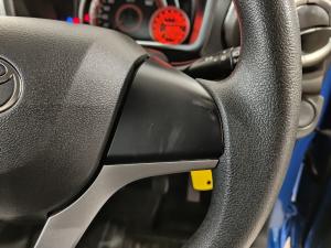 Toyota Vitz 1.0 XR manual - Image 10