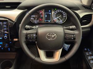 Toyota Hilux 2.8GD-6 48V double cab Raider - Image 8