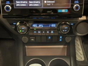 Toyota Hilux 2.8GD-6 48V double cab Raider - Image 14