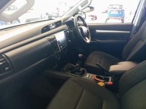 Toyota Hilux 2.4GD-6 double cab 4x4 Raider X manual - Image 7