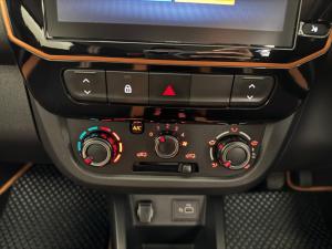 Renault Kwid 1.0 Climber auto - Image 12