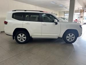 Toyota Land Cruiser 300 3.3D GX-R - Image 3
