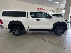 Toyota Hilux 2.4GD-6 Xtra cab Raider manual - Image 3