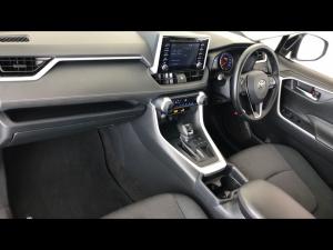 Toyota RAV4 2.0 GX auto - Image 6