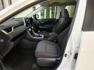 Toyota RAV4 2.0 GX - Image 7