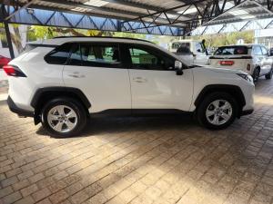 Toyota RAV4 2.0 GX - Image 3