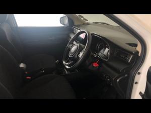Toyota Rumion 1.5 SX manual - Image 10