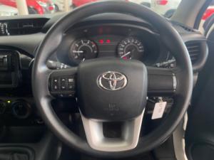 Toyota Hilux 2.4 GD-6 SR 4X4S/C - Image 8