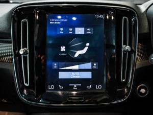 Volvo XC40 T3 R-Design - Image 17