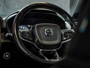Volvo XC40 T3 R-Design - Image 18