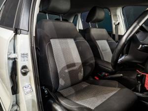 Volkswagen Polo Vivo hatch 1.6 Highline - Image 13