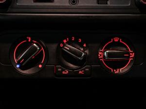 Volkswagen Polo Vivo hatch 1.6 Highline - Image 17