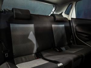 Volkswagen Polo Vivo hatch 1.6 Highline - Image 21