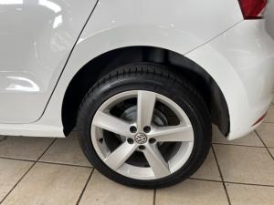 Volkswagen Polo Vivo hatch 1.6 Highline - Image 9
