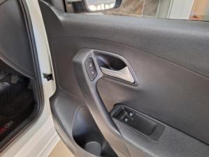 Volkswagen Polo Vivo hatch 1.4 Comfortline - Image 8