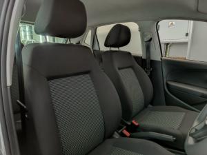 Volkswagen Polo Vivo hatch 1.6 Comfortline auto - Image 7