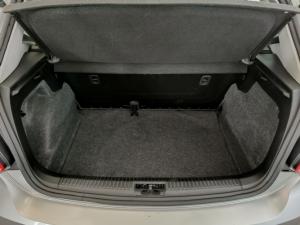 Volkswagen Polo Vivo hatch 1.6 Comfortline auto - Image 9